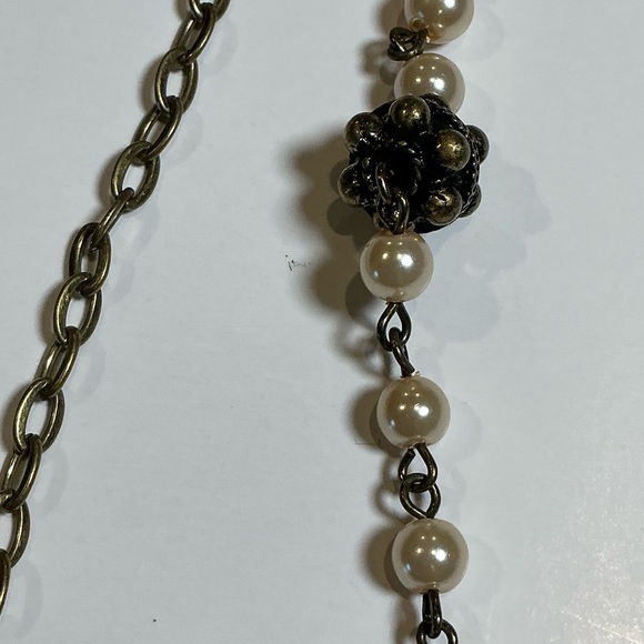 Perch Jewelry Set: Necklace, Bracelet & Pierced Earrings - Picture 5 of 12